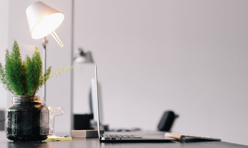 Lampa na biurko – jaka sprawdzi się najlepiej?