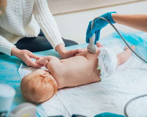 Ultrasonografia (USG) bioderek u dzieci – Klucz do wykrywania i leczenia dysplazji stawu biodrowego